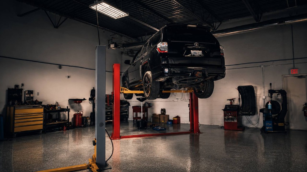 Toyota SUV raised for underbody service